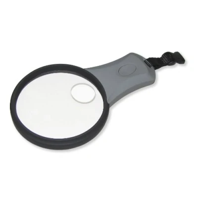 Afbeelding van Carson Lighted MagniLook Hangloep met verstelbaar koord, 2,5 voudige vergroting, ledverlichting en geïntegreerde kleine lens, 4,5 vergroting (LK 30)