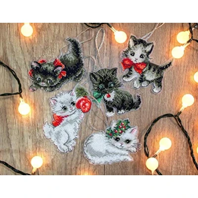 Afbeelding van LetiStitch LETI 987 Kittens Borduurset met kruissteek, kerstdecoratie op kunststof canvas
