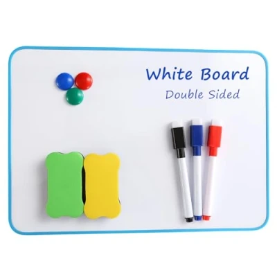 Afbeelding van Magnetisch mini whiteboard voor kinderen in A4 formaat (30 x 21 cm) met pennen, magneten en droog uitwisbare gum, perfect kinderen.