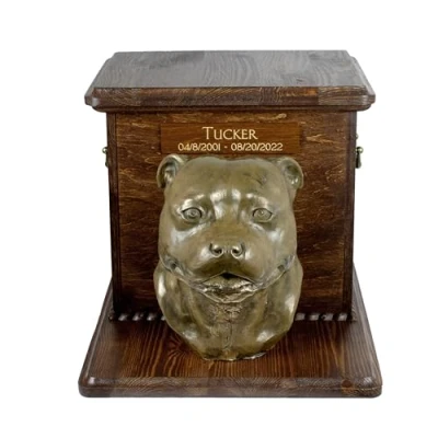 Afbeelding van Houten urn hond voor Staffordshire Bull Terrier as, met hondenkop ontwerp
