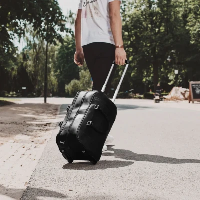 Afbeelding van The Chesterfield Brand Jayven Trolley Travelbag black Handbagage koffer