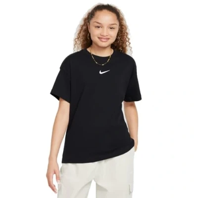 Afbeelding van Nike Essential Shirt Junior Maat 158