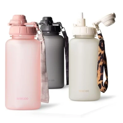Afbeelding van MAMEIDO Drinkfles 1 l met rietje en motivatietijdmarkering, sportfles polsband, waterdichte kinderfles, BPA vrije waterfles, waterfles (Flamingoroze, 1000 ml)