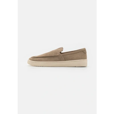 Afbeelding van TOMS TRVL LITE Loafer Instappers, Heren, Maat: 41, Taupe Veloursleer