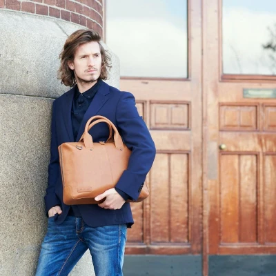 Afbeelding van Plevier Basalt Leren Enkelvaks Laptoptas 15.6&#039;&#039; cognac
