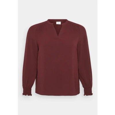 Afbeelding van ONLY CARMAKOMA CARMETTA LIFE V NECK LS TOP WVN NOOS Dames Blouses
