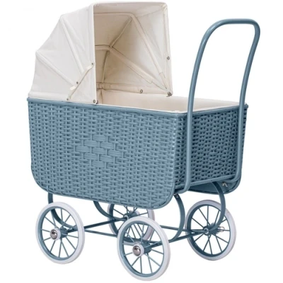 Afbeelding van ByASTRUP Poppenwagen Retro Rotan blauw