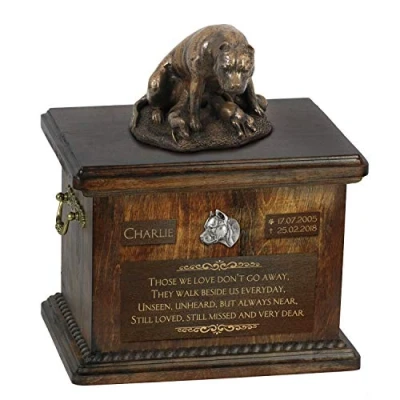 Afbeelding van Persoonlijke urn hond voor American Staffordshire Terrier met beeldje en hout.
