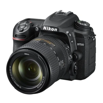 Image de NIKON D7500 + AF S DX 18 300 mm f/3,5 6,3 G ED VR