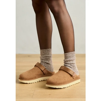 Afbeelding van UGG dames Goldenstar instapper van suède in de kleur Camel, maat: 36