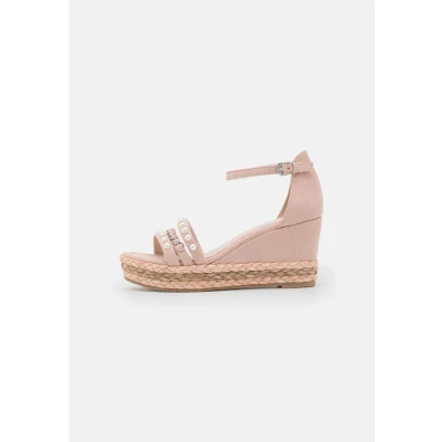Afbeelding van Marco Tozzi BY Guido Maria Kretschmer Sandalen met sleehak, Dames, Maat: 40, Powder Hoogwaardig imitatieleer