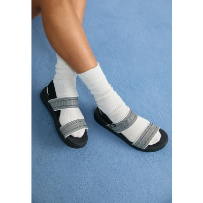 Afbeelding van KEEN Riem aan de achterkant, sleehaksandalen voor dames, Zwarte witte ster