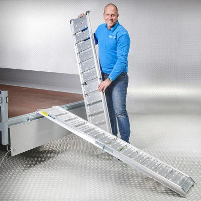 Afbeelding van Oprijplaat aluminium opvouwbaar 182 cm (2 stuks)