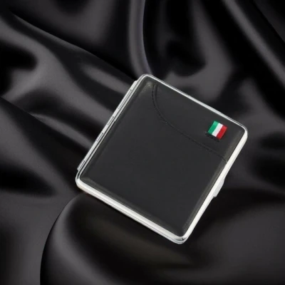 Afbeelding van Sigarettendoosje Zwart met Pasjeshouder Italiaanse Vlag
