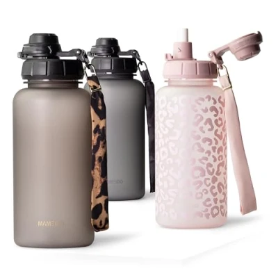 Afbeelding van MAMEIDO Drinkfles 1 l met rietje en motivatietijdmarkering, sportfles polsband, waterdichte kinderfles, BPA vrije waterfles, waterfles (Urban Taupe, 1000 ml)