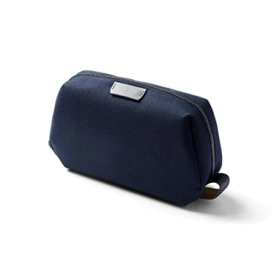 Afbeelding van Toiletry Bellroy Reistoilettas van waterafstotende stof (toilettas, parfum, scheeraccessoires, haarborstel, tandenborstel), Marine., Kit toilettas voor op reis,