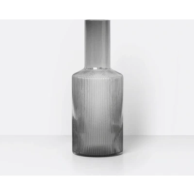 Afbeelding van Ferm Living Ripple Karaf smoked grey