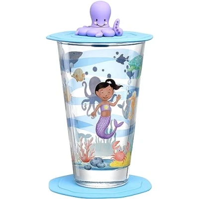 Afbeelding van LEONARDO Bambini Avventura set van 3 kinderglazen met deksel en schoteltje premium glazen motiefglas maat L, inhoud 300 ml vaatwasmachinebestendig delige