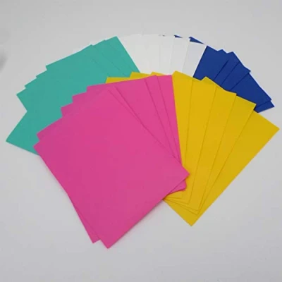 Afbeelding van Docsmagic.de 5 x 100 matte kaarthoezen standaard formaat 66 91 cm blauw geel roze mintwit zakjes PKM MTG