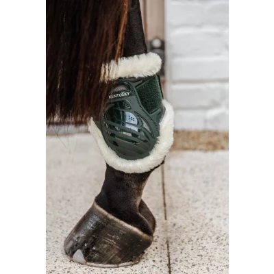 Afbeelding van Kentucky Horsewear Strijklappen Vegan Wol Young Horse Donkergroen m