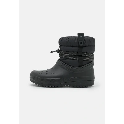 Afbeelding van Crocs Classic NEO PUFF LUXE BOOT Korte laarzen, Dames, Maat: 34/35, Black Kunststof/ textiel