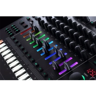 Image de Boîté à rythme Roland TR 8S