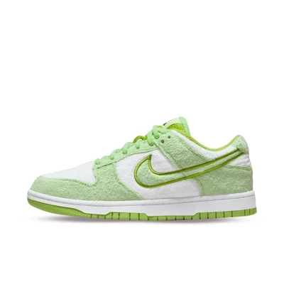 Afbeelding van Nike Dunk Low SE Fleece Pack &#039;Honeydew&#039; maat 38.5