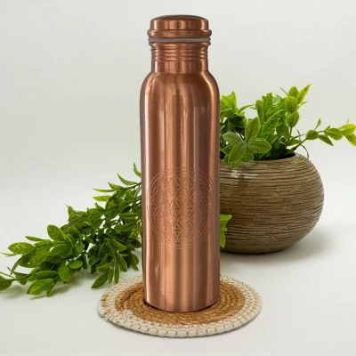 Afbeelding van Puur koperen waterfles flower of life mat ± 950 ml (315 gr. zware uitvoering)