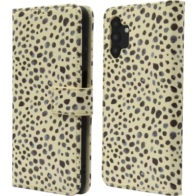 Afbeelding van iMoshion Hoesje Geschikt voor Samsung Galaxy A13 (5G) Met Pasjeshouder Design Bookcase smartphone Meerkleurig / Black And White Dots