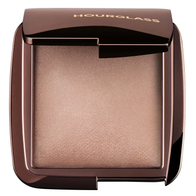 Afbeelding van Hourglass Mini AMBIENT Lightning Finishing Powder Travel Size Lichtreflecterend Poeder Bruin 1,3 Gram