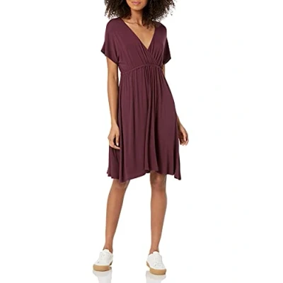 Image de Amazon Essentials Robe Tunique (Grandes Tailles Disponibles) Women&#039;s, Bordeaux, M