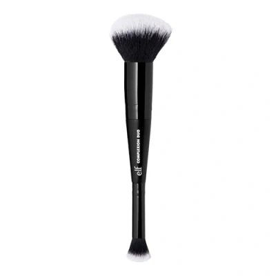 Afbeelding van e.l.f. 2 in 1 make upkwast voor concealer en vloeibare foundation poeder, gemaakt van synthetische borstelharen