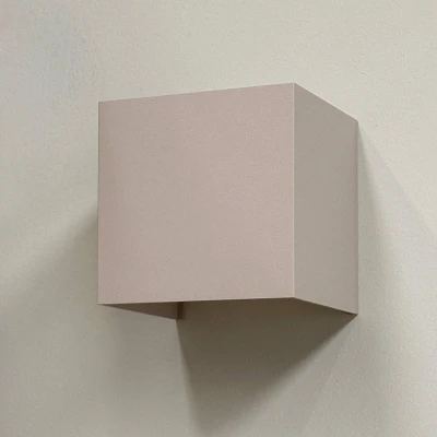 Afbeelding van Dyberg Larsen LED wandlamp Venus, beige, breedte 10 cm