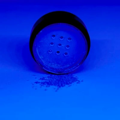 Afbeelding van Stargazer oogschaduw veganistische formule zonder parabenen, gloeit onder UV licht, neonblauw