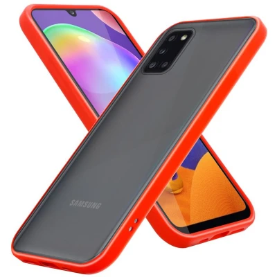 Afbeelding van Cadorabo Hoesje geschikt voor Samsung Galaxy A31 in Mat Rood Zwarte Knopen Hybride beschermhoes met TPU siliconen Case Cover binnenkant en matte plastic achterkant