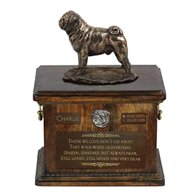Afbeelding van Persoonlijke houten urn hond voor Pug hond, met standbeeld en ascontainer