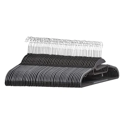 Afbeelding van Amazon Basics 50 Pak ultra heavy duty non slip plastic hangers met rubber en horizontale bar, grijs