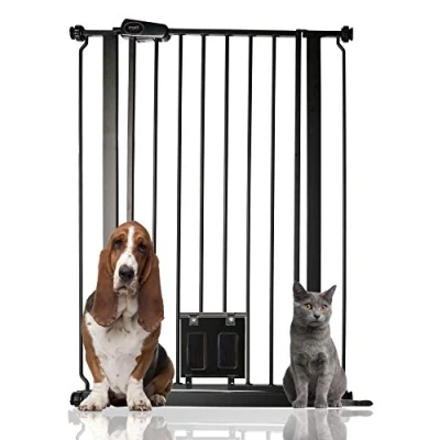 Afbeelding van Bettacare Hekje voor Huisdieren met Vergrendelbaar Kattenluik Assortiment, 75 cm 84 (36 opties beschikbaar), Zwart, Hoogte van 104 cm, Extra Hoog Honden Veiligheidshek Kattenluik, Eenvoudige Installatie.