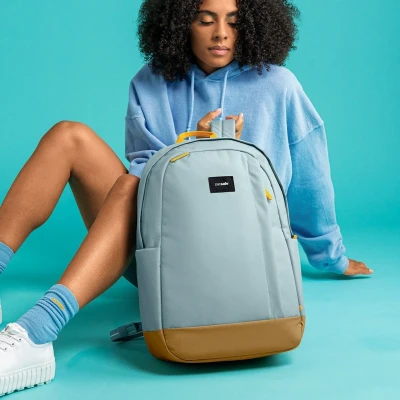 Afbeelding van Pacsafe Go 25L backpack Anti Theft fresh mint