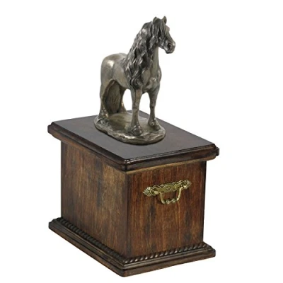 Afbeelding van Elegante urn voor paardenas met Friese paard statuette