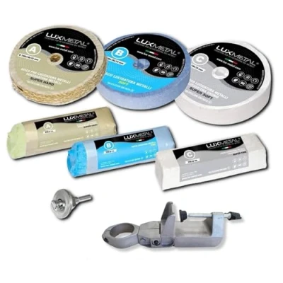 Afbeelding van Lux Metal Set van 3 polijstschijven 100 mm en schuurpasta 250 g + houder Ideaal voor het polijsten metalen zoals aluminium, ijzer, roestvrij staal, koper, goud, marmer