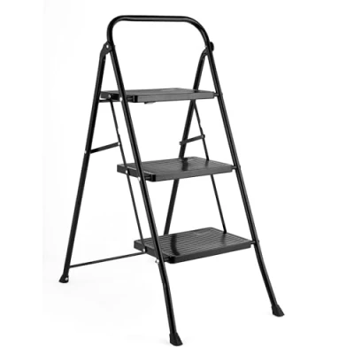 Afbeelding van Kleeneze KL068514BLKFEU7 Trapladder, opvouwbaar, 3 treden, antislip, licht, met draaggreep en veiligheidsclip, max. 150 kg, robuust staal voor binnen buiten, zwart