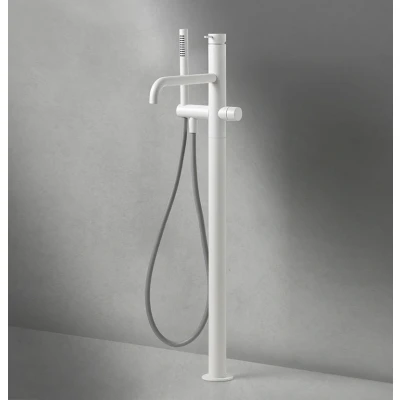 Afbeelding van Waterevolution Flow vrijstaande badkraan met handdouche mat wit T133BR