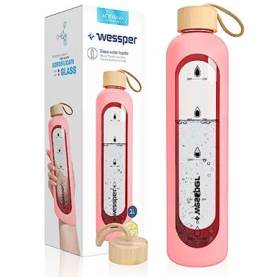 Afbeelding van Drinkmotivatie borosilicaatglazen fles met tijdmarkeringen, 1 liter, air density drinkfles bamboe deksel, herbruikbaar, siliconen schoffels, roze, (WES260)