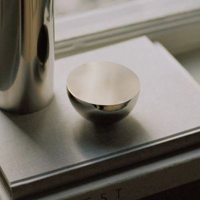 Afbeelding van New Works Aura Table Mirror Stainless Steel