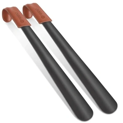 Afbeelding van ZOMAKE Lange metalen schoenlepel 42 cm grote van roestvrij staal, met leren tas, eenvoudig te bedienen voetenzak (2 stuks zwart), 2 zwart