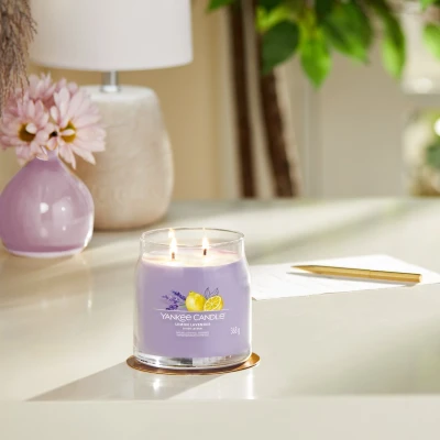 Afbeelding van Yankee Candle Signature Medium JAR Lemon Lavender Geurkaars, Maat: 368 g, Purple