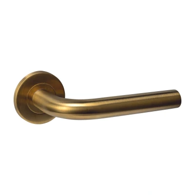 Afbeelding van Intersteel Deurkruk Q 02 op rozet verdekt ø52x6mm PVD messing mat