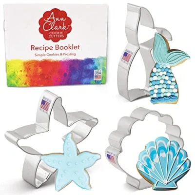 Afbeelding van Ann Clark Cookie Cutters Zeemeermin uitsteekvormpjes met receptenboekje (mogelijk niet beschikbaar in het Nederlands), zeemeerminstaart, zeester, schelpen, 3 stuks