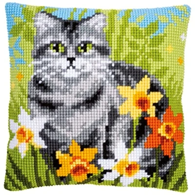 Afbeelding van Poes Tussen Bloemen Kruissteekkussen Vervaco PN 0150975
